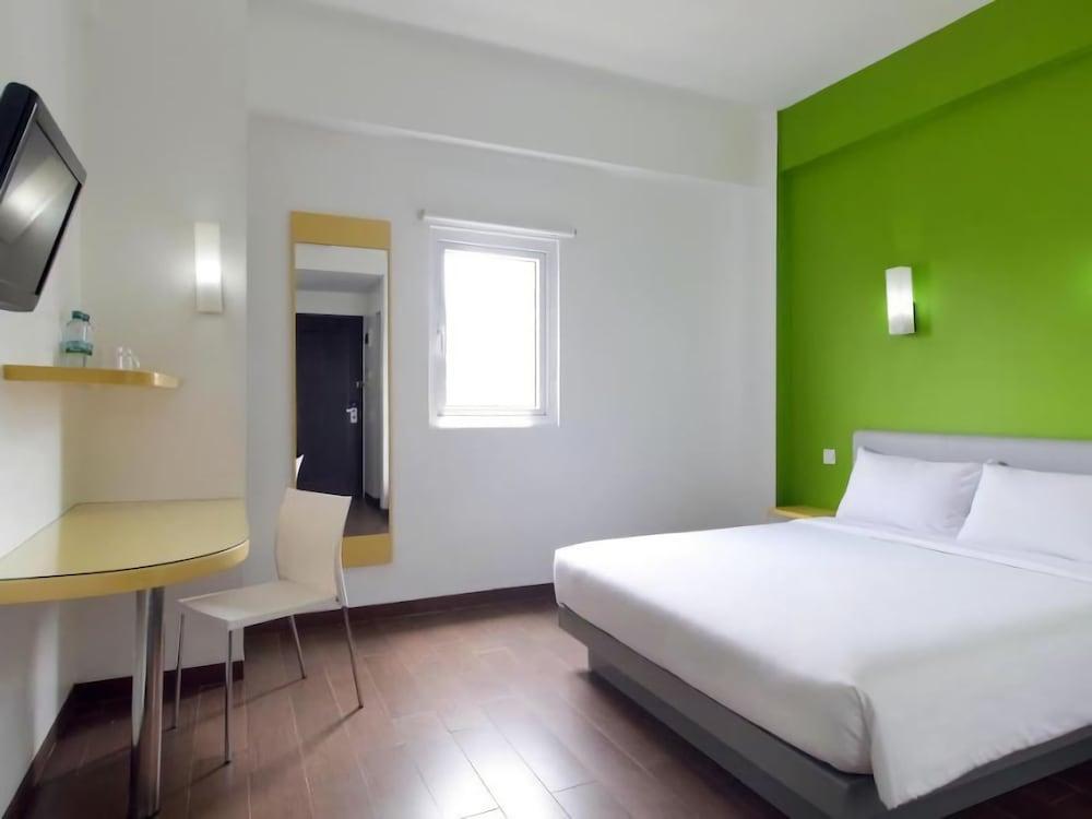 Amaris Hotel Bekasi Barat Eksteriør billede