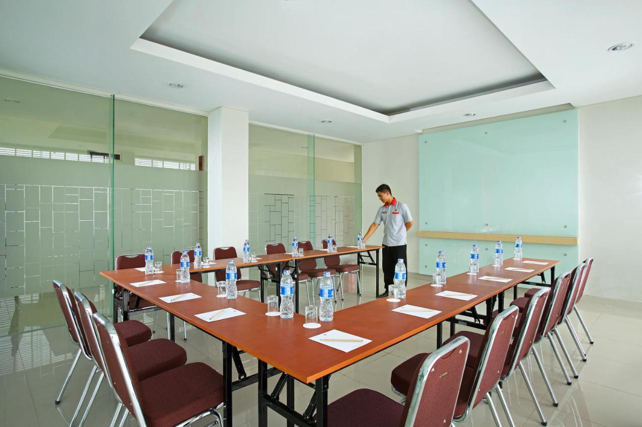 Amaris Hotel Bekasi Barat Eksteriør billede