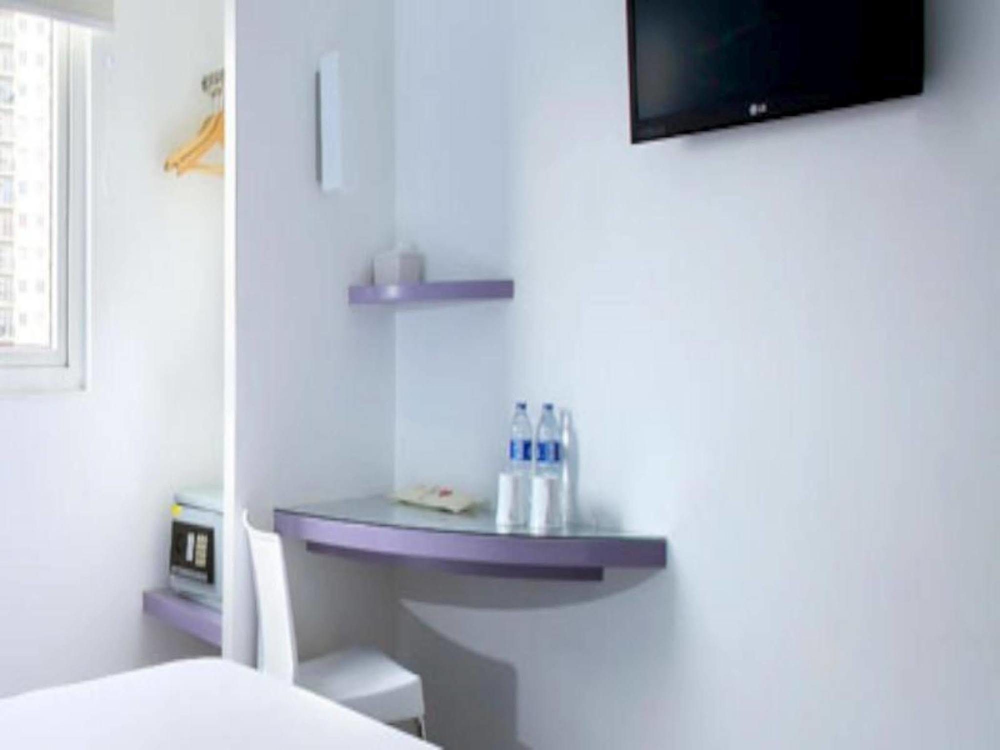 Amaris Hotel Bekasi Barat Eksteriør billede