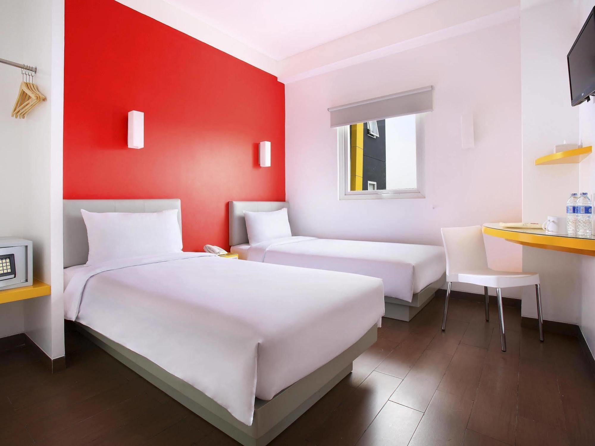 Amaris Hotel Bekasi Barat Eksteriør billede